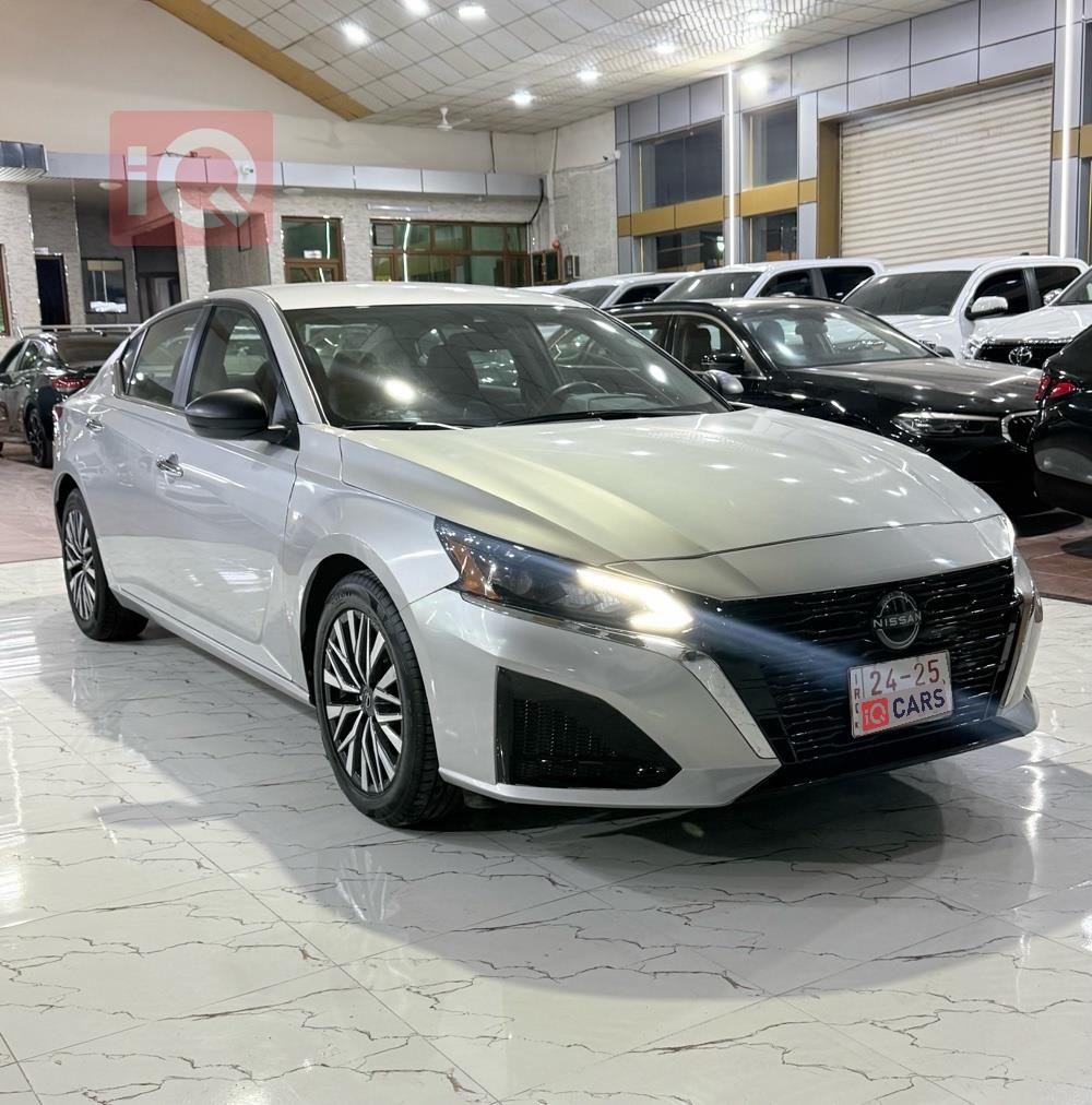 نيسان ألتيما